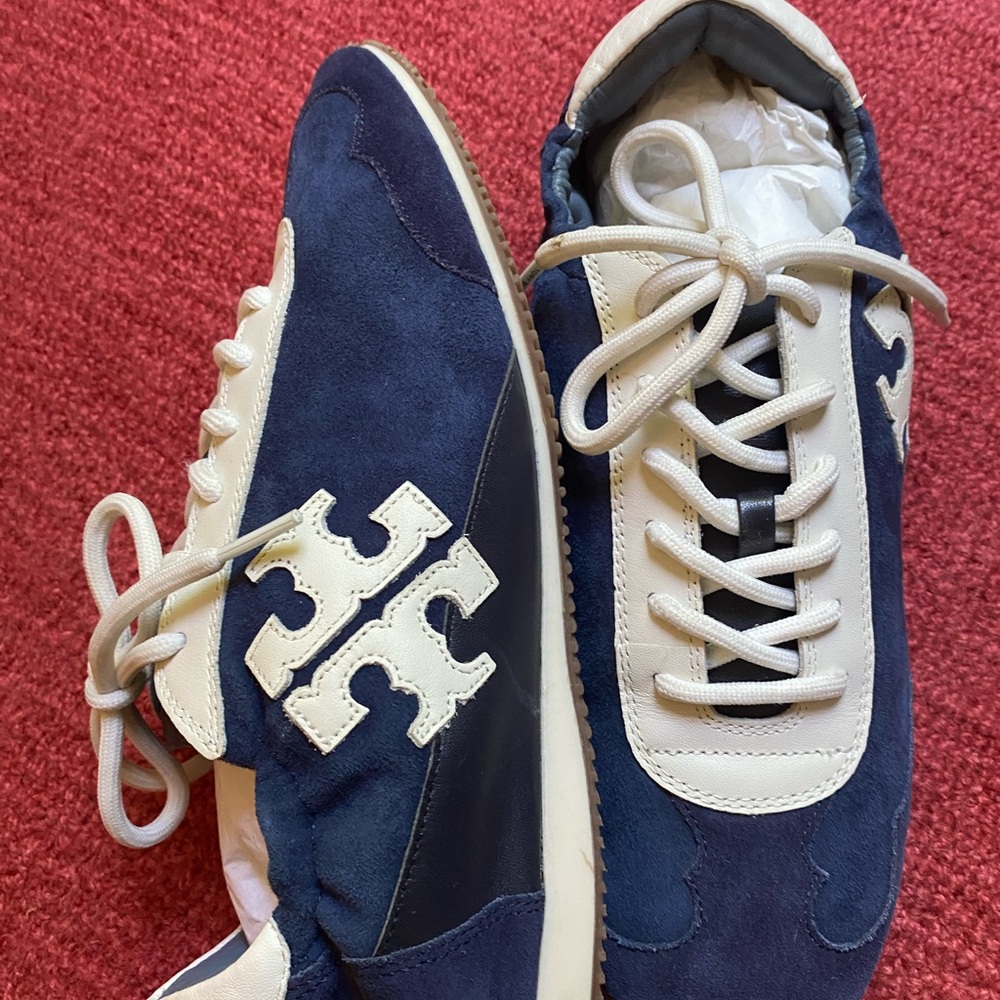 Great sneaker hardly used- ones or twice.